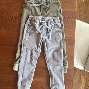 Cat & Jack 4T boys pants - grey & green - great everyday staples- good condition